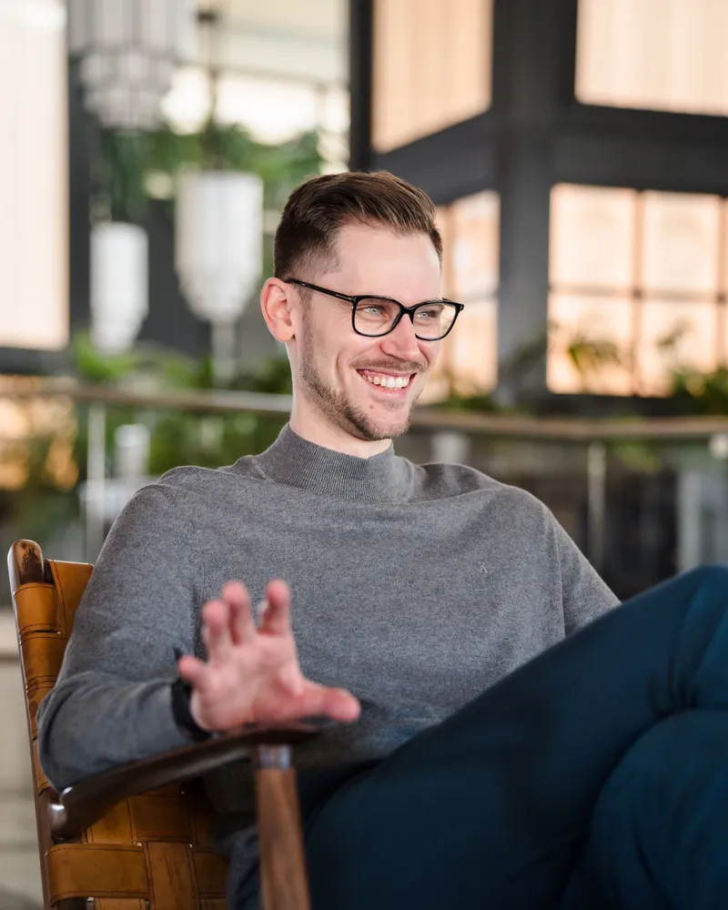Tobias Schnitzler erklärt im Gespräch